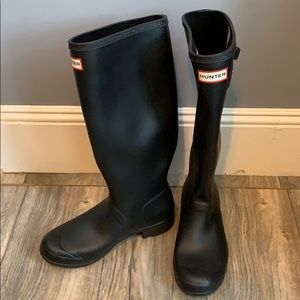 HUNTER tall rain boots